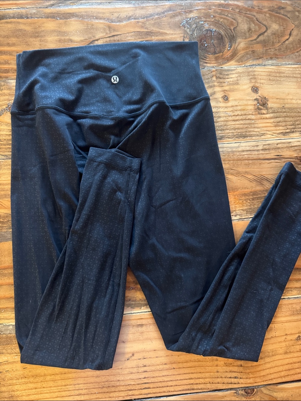 Lululemon athletica Black Shimmer stamped print Leggings size 8